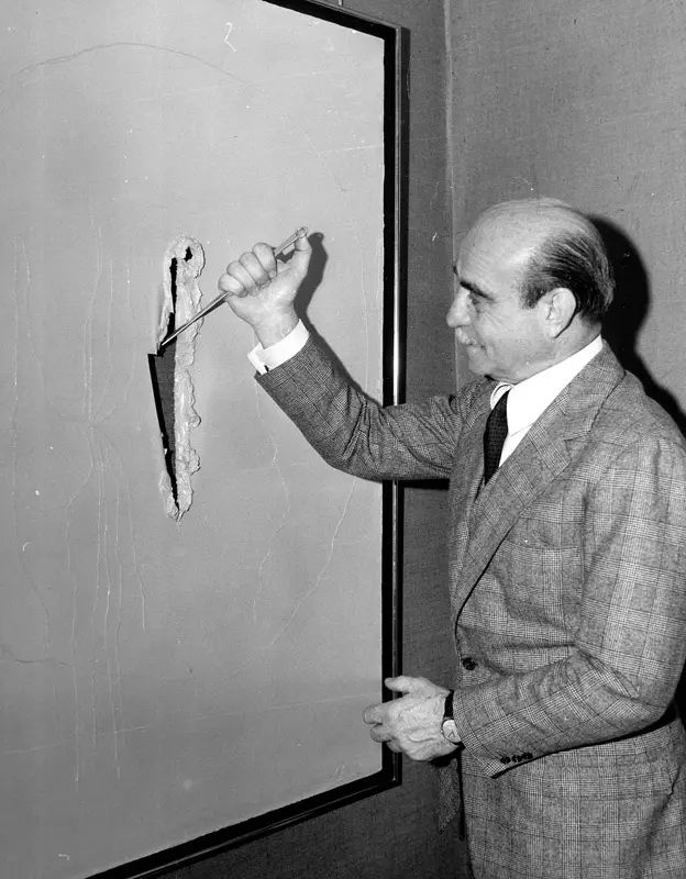 Lucio Fontana